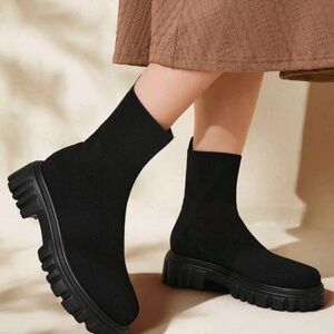 Cuccoo Basics Chunky Minimalist Black Knit Sock Platform Boots Women’s 7.5/38